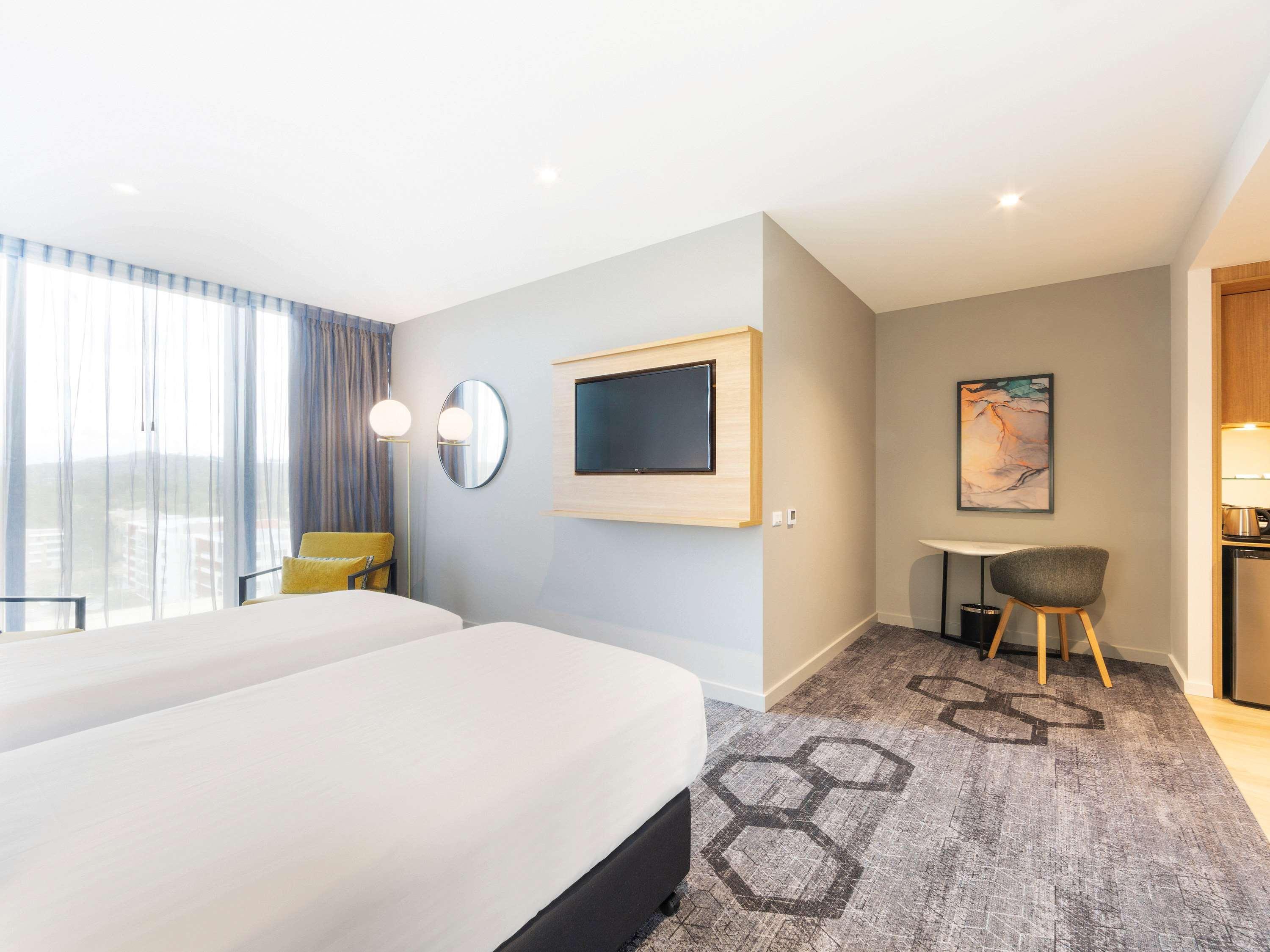 Mercure Canberra Belconnen Екстериор снимка