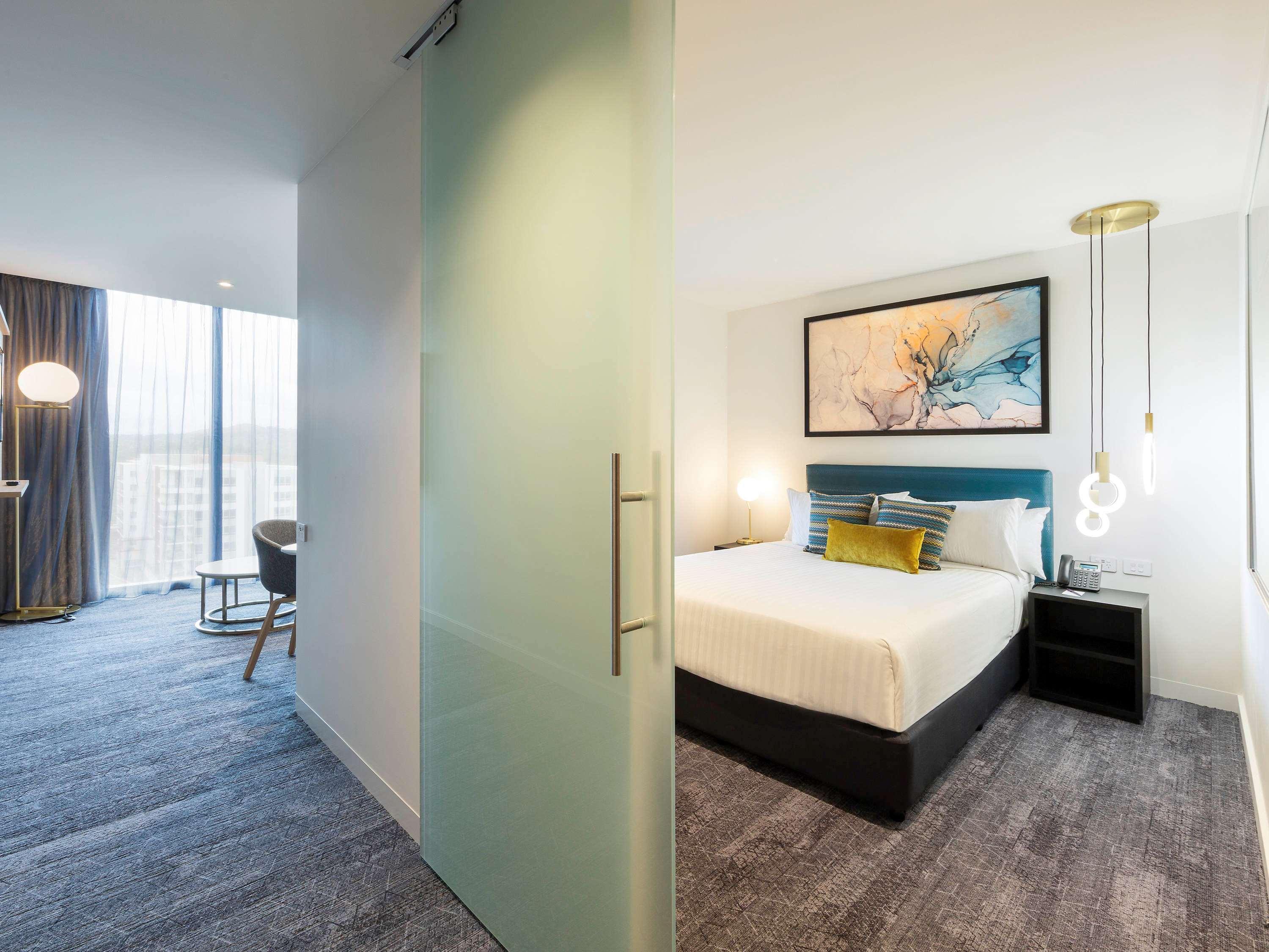 Mercure Canberra Belconnen Екстериор снимка