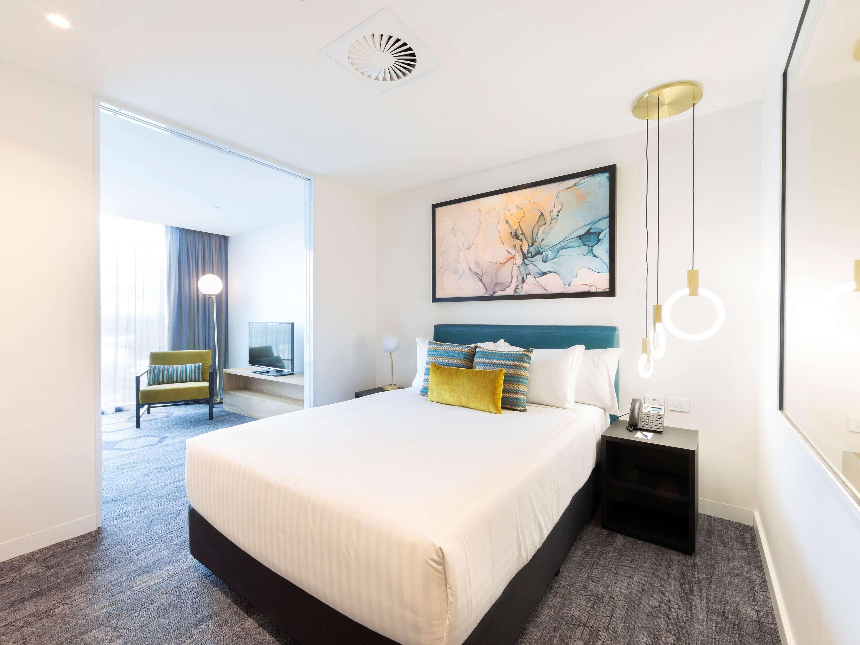 Mercure Canberra Belconnen Екстериор снимка