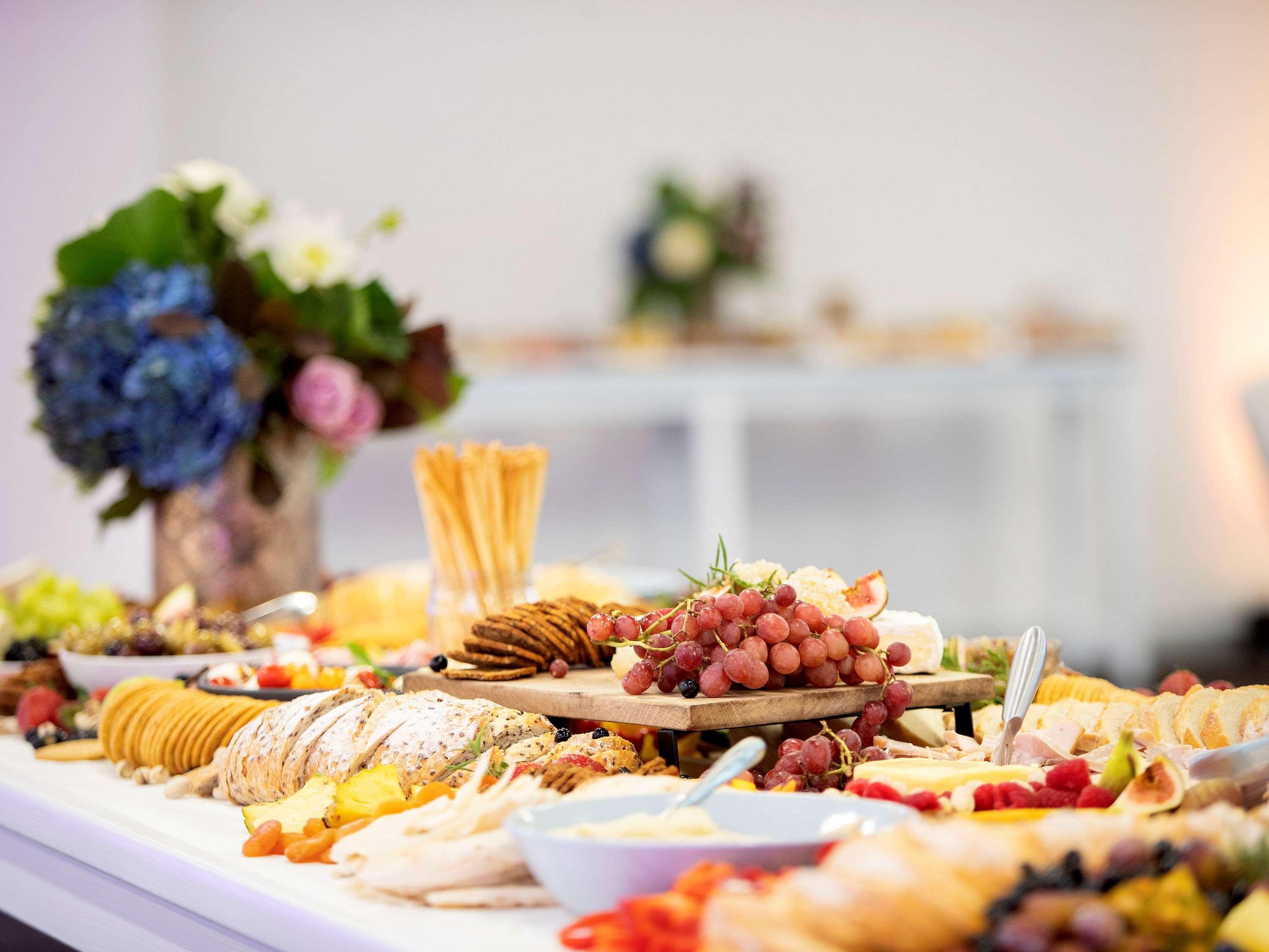 Mercure Canberra Belconnen Екстериор снимка
