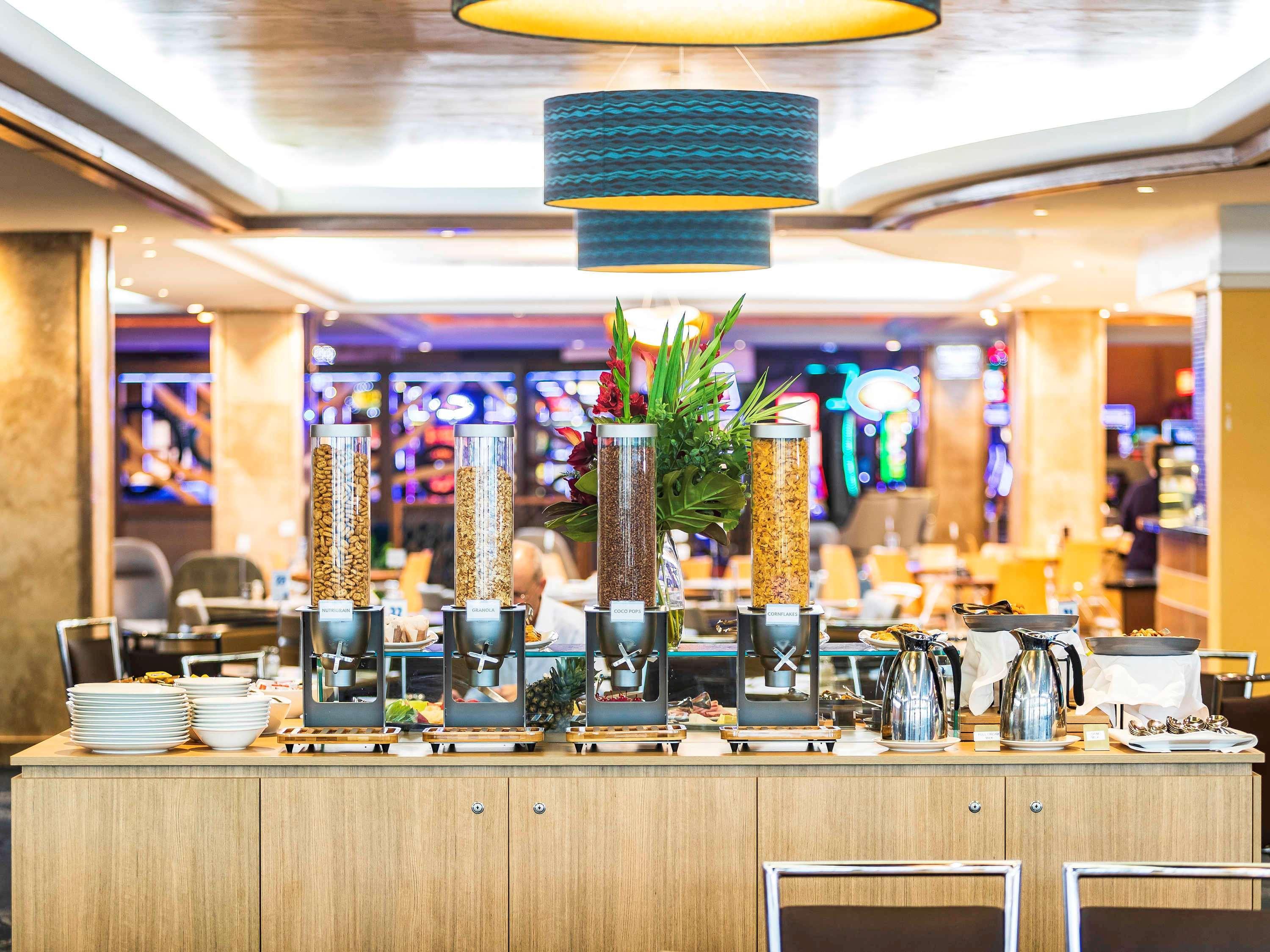 Mercure Canberra Belconnen Екстериор снимка