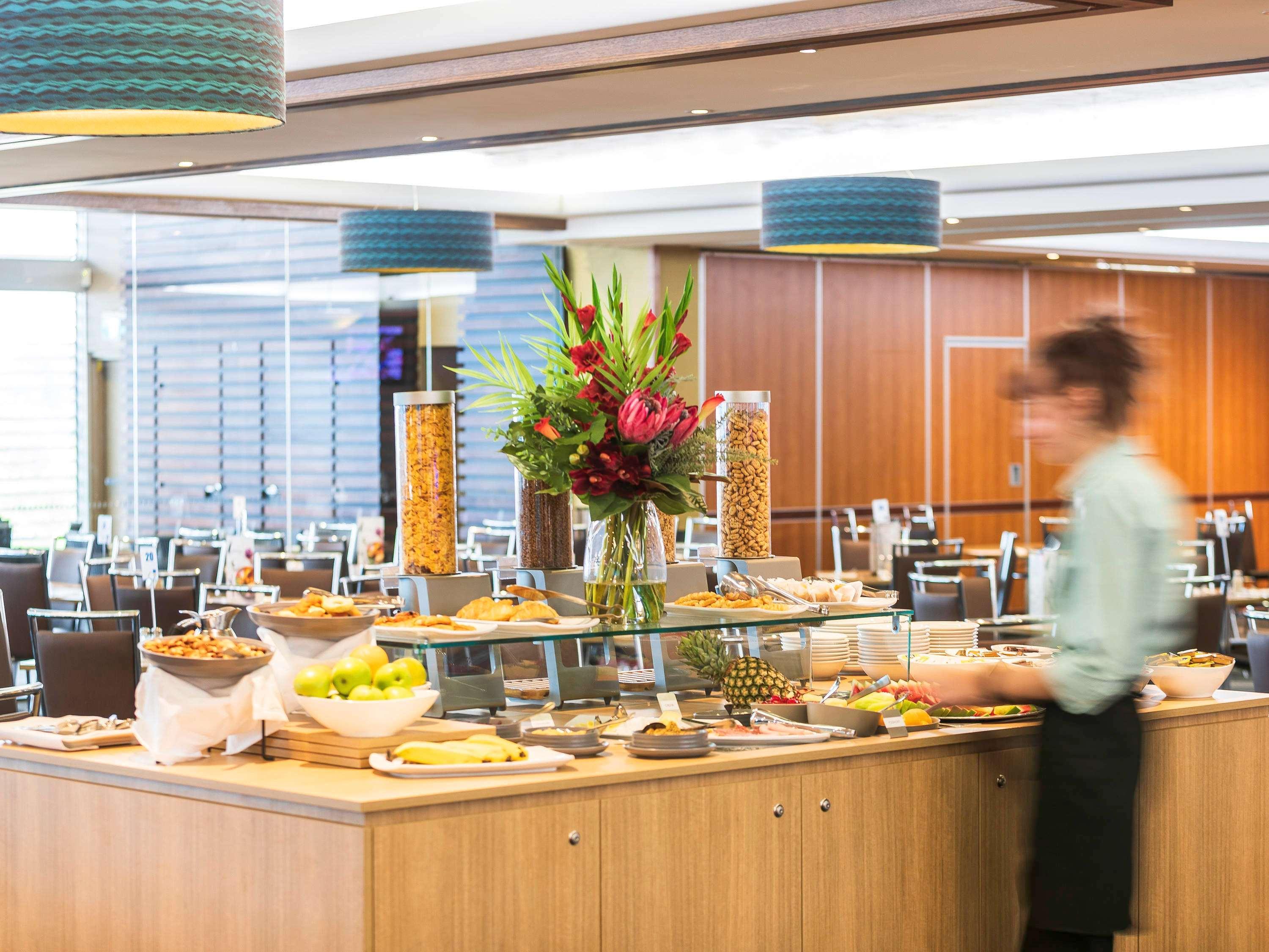 Mercure Canberra Belconnen Екстериор снимка
