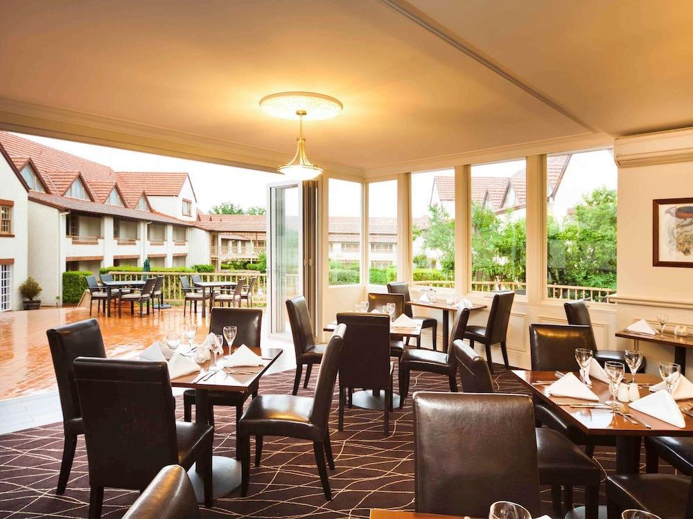 Mercure Canberra Belconnen Екстериор снимка